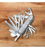 Victorinox Navaja Swiss Champ Silvertech 31 Usos Traslúcido - vista 2
